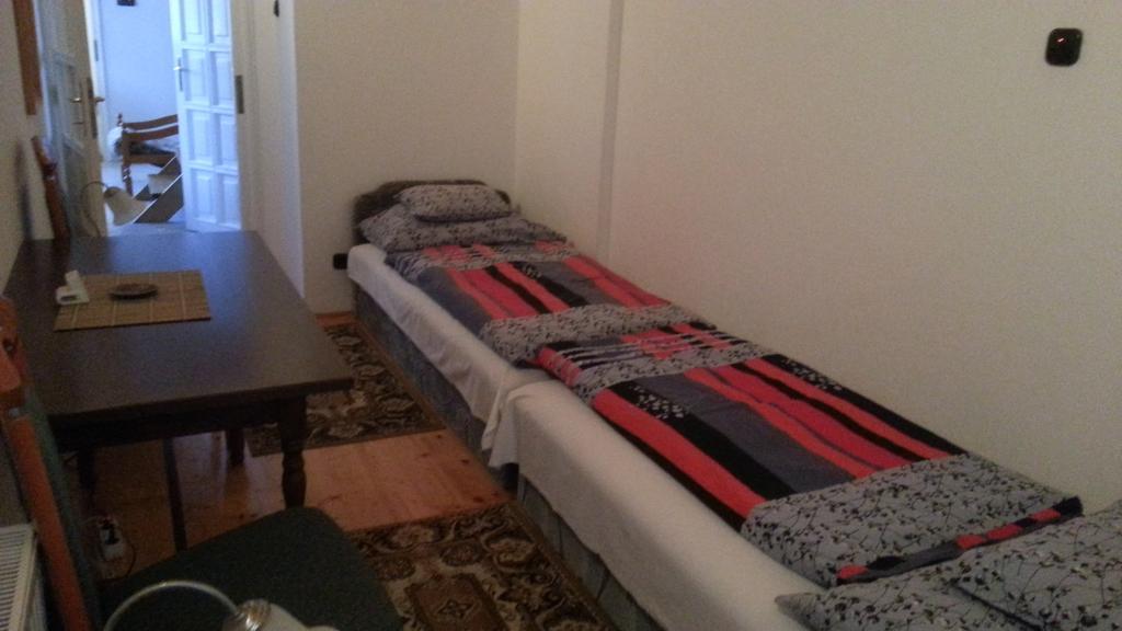 Csokonai Guesthouse Zamárdi Szoba fotó