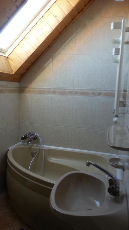 Csokonai Guesthouse Zamárdi Szoba fotó