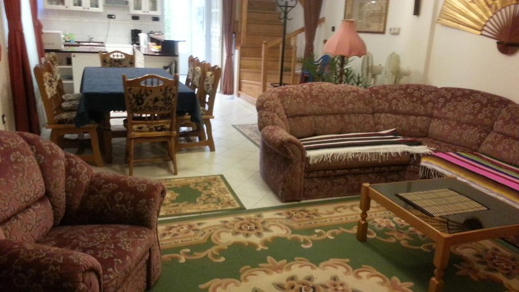 Csokonai Guesthouse Zamárdi Szoba fotó