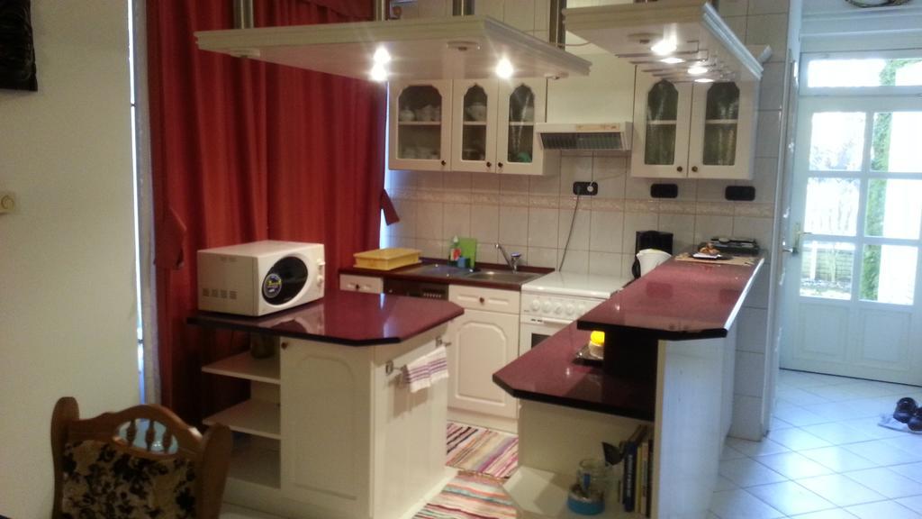 Csokonai Guesthouse Zamárdi Szoba fotó